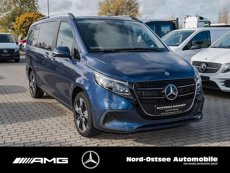 Gebraucht Mercedes V220 Style 163 PS (119 kW) 2024 Sodalithblau met. Van / Kleinbus