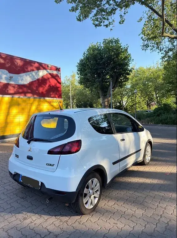 Gebraucht Mitsubishi Colt Intense 95 PS (69 kW) 2010 Weiß Kleinwagen