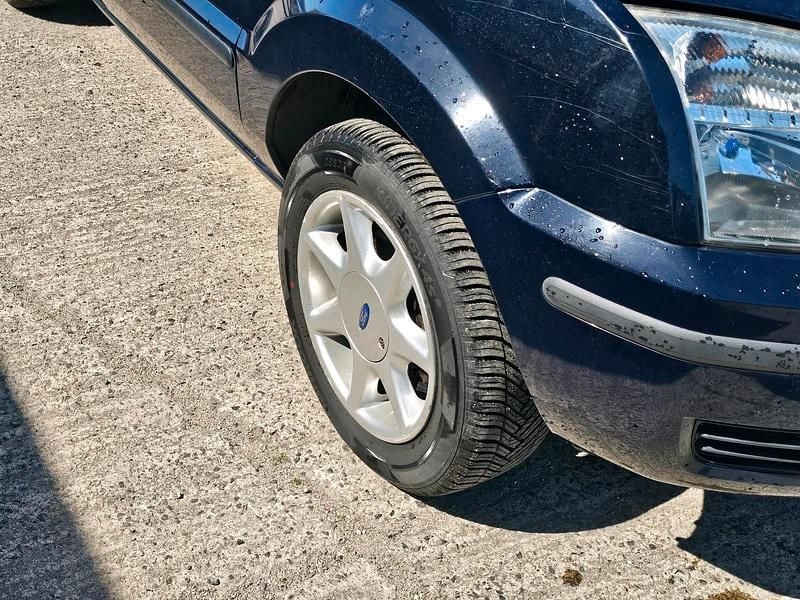Second-hand Ford Fusion 2004 Hatchback