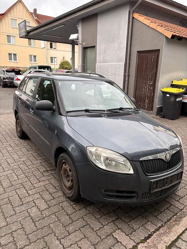 Grau Gebraucht 2009 Skoda Fabia Kombi | 850 € (Superpreis) - Bild 1/4