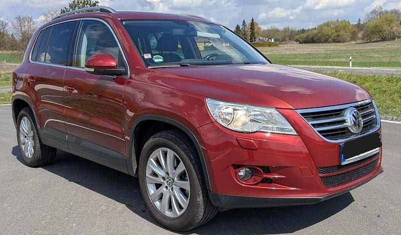 Gebraucht VW Tiguan 140 PS (102 kW) 2009 Rot SUV