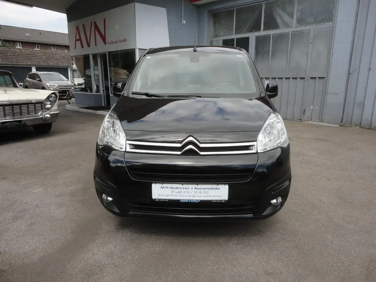 Gebraucht Citroën Berlingo SELECTION 120 PS (88 kW) 2017 Schwarz Van / Kleinbus