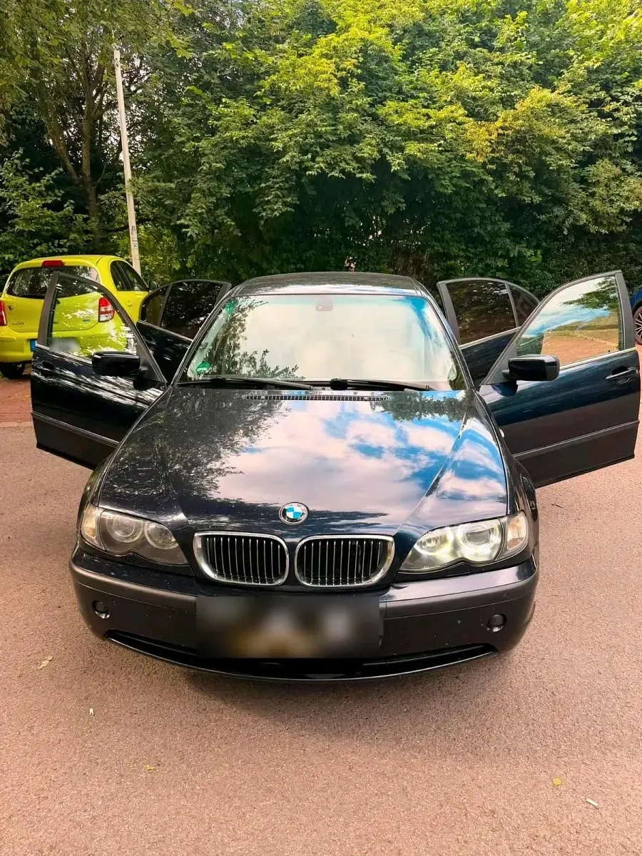 Gebraucht BMW 320 170 PS (125 kW) 2003 Blau Limousine
