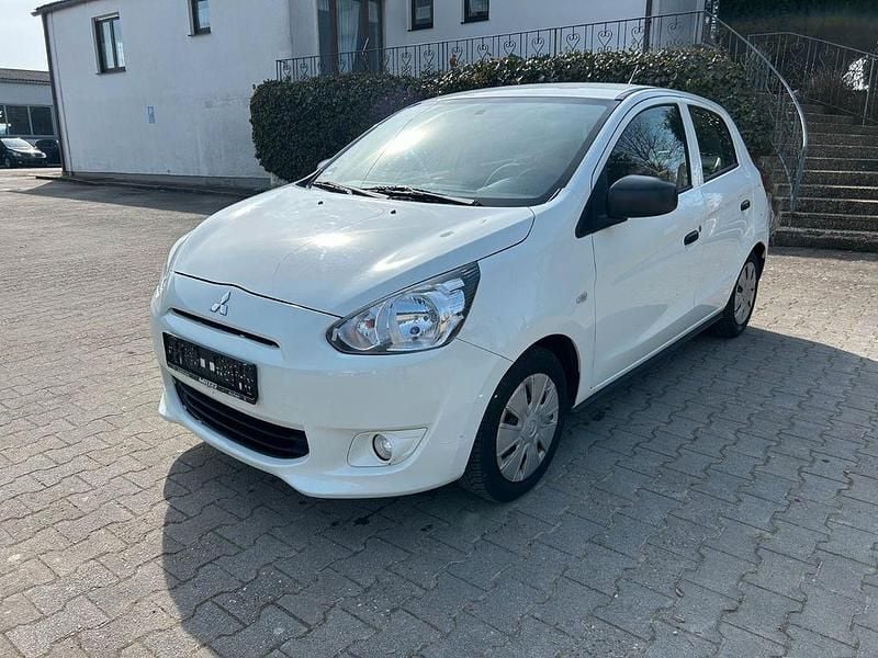 Gebraucht Mitsubishi Space Star Plus 71 PS (52 kW) 2015 Weiß Limousine