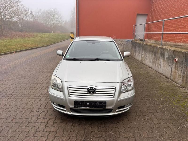 Gebraucht Toyota Avensis 129 PS (94 kW) 2004 Beige Limousine