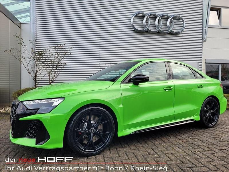 Grün Gebraucht 2026 Audi RS3 Sport Limousine | 62.975 € (Superpreis) - Bild 1/4