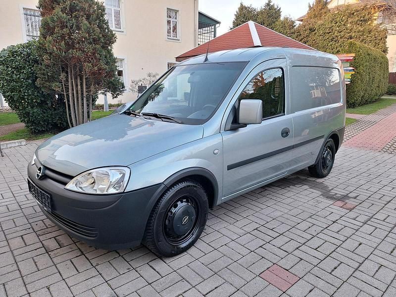 Gebraucht Opel Combo 75 PS (55 kW) 2011 Grau Limousine
