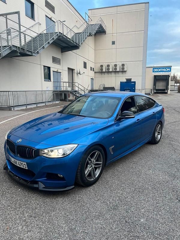 Blau Gebraucht 2015 BMW 320 Gran Turismo M Sport Limousine | 11.800 € (Superpreis) - Bild 1/4