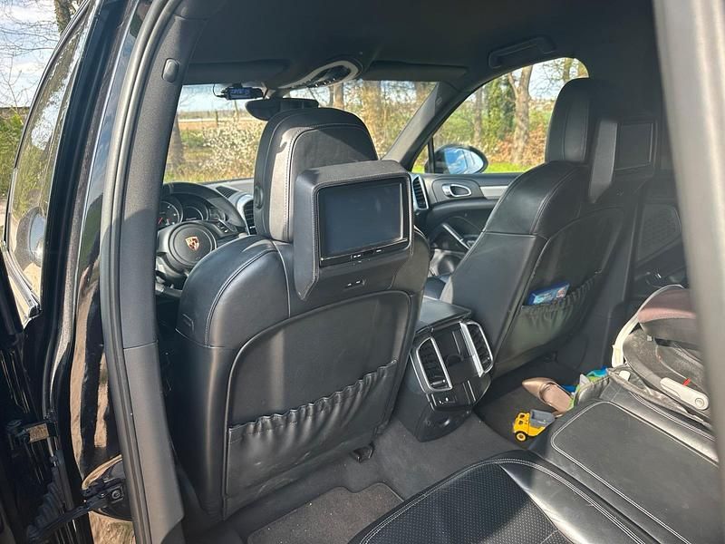 Gebraucht Porsche Cayenne 240 PS (176 kW) 2011 Schwarz SUV