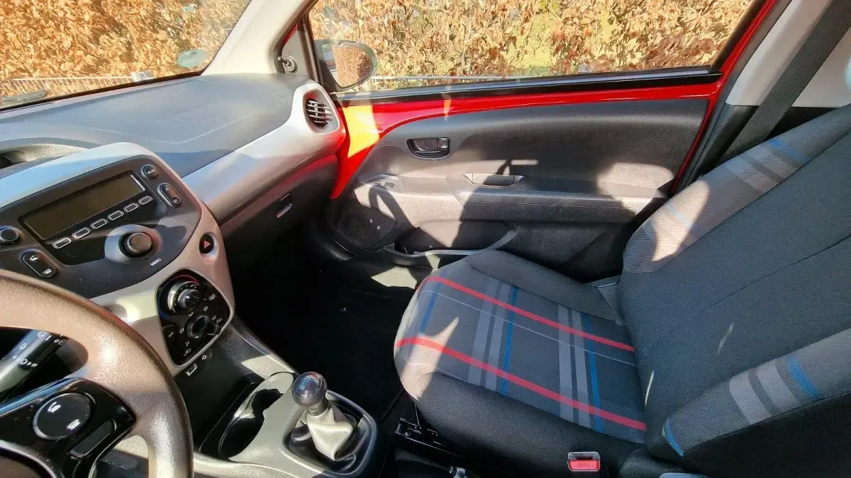 Gebraucht Peugeot 108 Active 69 PS (50 kW) 2014 Rot Kleinwagen