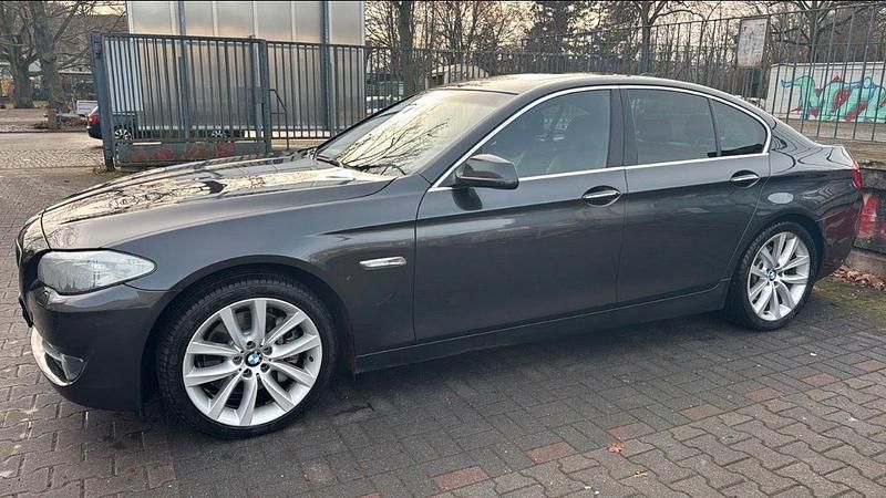 Gebraucht BMW 528 258 PS (189 kW) 2010 Schwarz Limousine