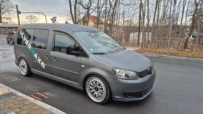 Andere farben Gebraucht 2011 VW Caddy Maxi Van / Kleinbus | 7.750 € (Fairer Preis) - Bild 1/4