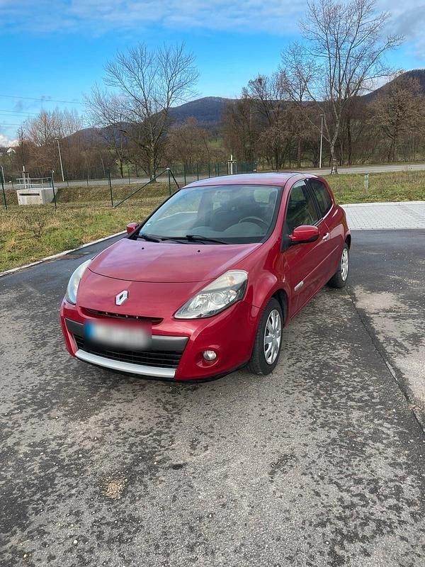 Rot Gebraucht 2011 Renault Clio II Dynamique Kleinwagen | 2.750 € (Fairer Preis) - Bild 1/4