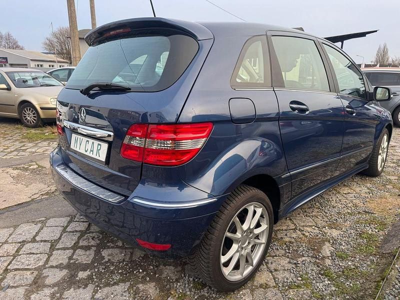 Gebraucht Mercedes B180 116 PS (85 kW) 2010 Blau Van / Kleinbus