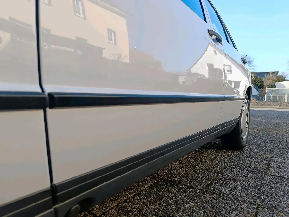 Gebraucht Mercedes 190 122 PS (89 kW) 1988 Weiß Limousine