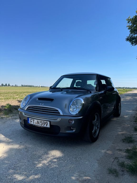 Grau Gebraucht 2002 Mini Cooper S Kleinwagen | 3.499 € (Fairer Preis) - Bild 1/4