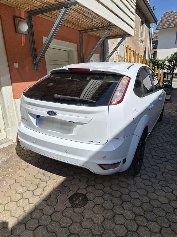 Second-hand Ford Focus 145 CP (106 kW) 2011 Alb Berlinǎ