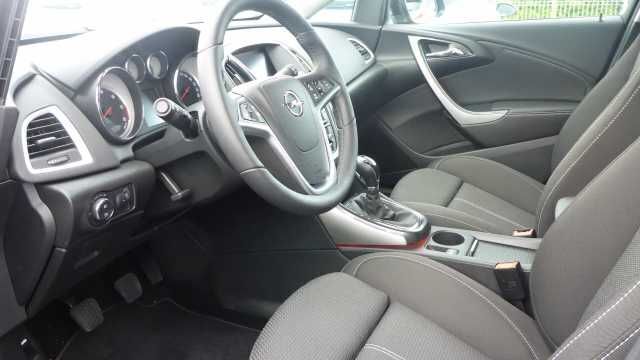 Gebraucht Opel Astra Exklusiv 136 PS (100 kW) 2014 Braun metallic Kombi