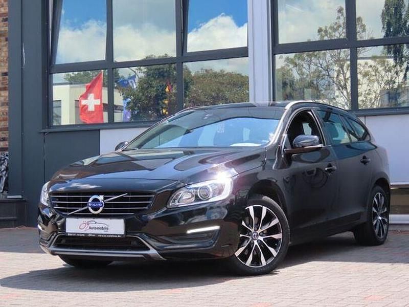 Gebraucht Volvo V60 Linje Svart 190 PS (139 kW) 2018 Schwarz Kombi