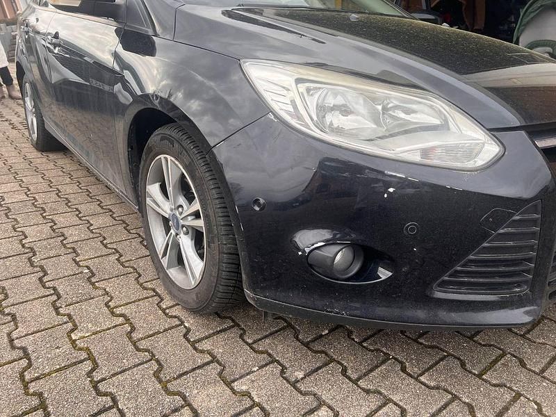 Gebraucht Ford Focus Champions Edition 116 PS (85 kW) 2013 Schwarz Limousine