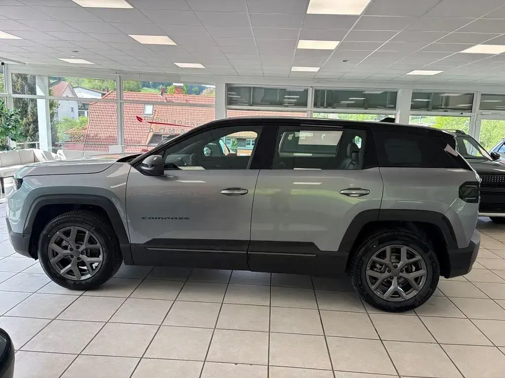 Uusi Jeep Compass Altitude 144 HP (105 kW) 2026 Harmaa Katumaasturi