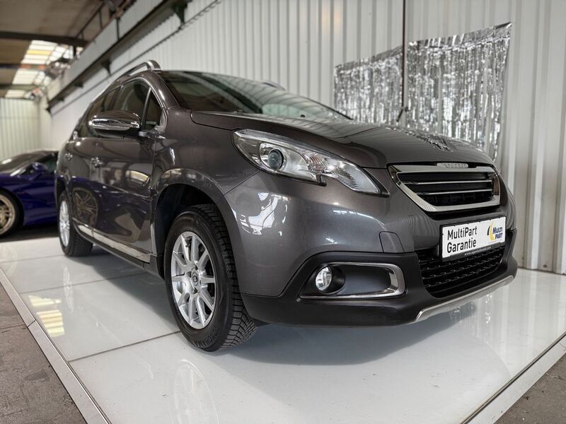 Grau Gebraucht 2016 Peugeot 2008 Allure SUV | 8.399 € (Fairer Preis) - Bild 1/4