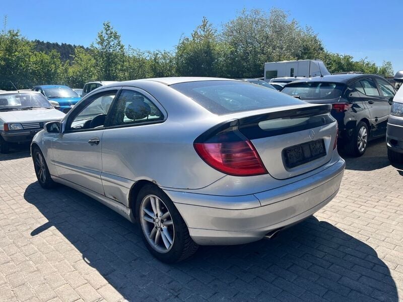 Gebraucht Mercedes C200 163 PS (119 kW) 2001 Silber Coupé