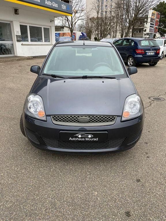 Gebraucht Ford Fiesta 80 PS (58 kW) 2008 Grau Kleinwagen