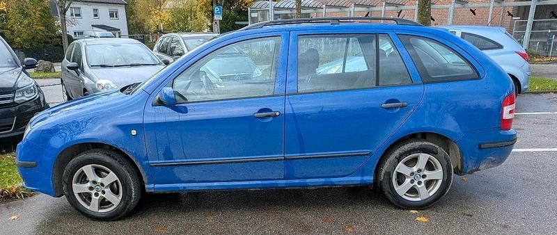 Blau Gebraucht 2006 Skoda Fabia Cool Edition Kleinwagen | 350 € (Superpreis) - Bild 1/4
