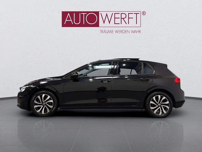 Gebraucht VW Golf VIII Active 150 PS (110 kW) 2022 Schwarz Limousine
