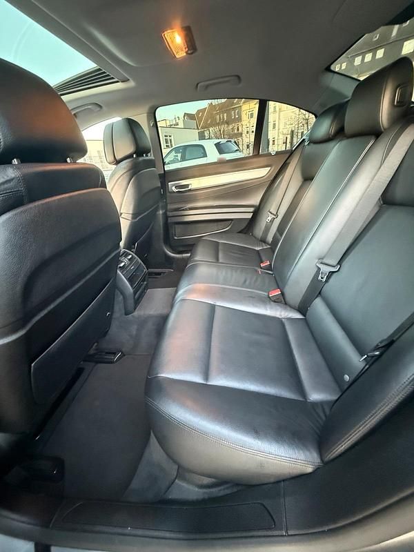Gebraucht BMW 730 258 PS (189 kW) 2013 Grau Limousine