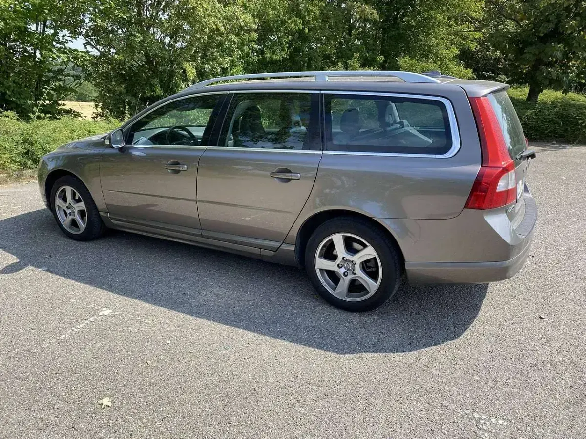 Gebraucht Volvo V70 Momentum 163 PS (119 kW) 2011 Kombi