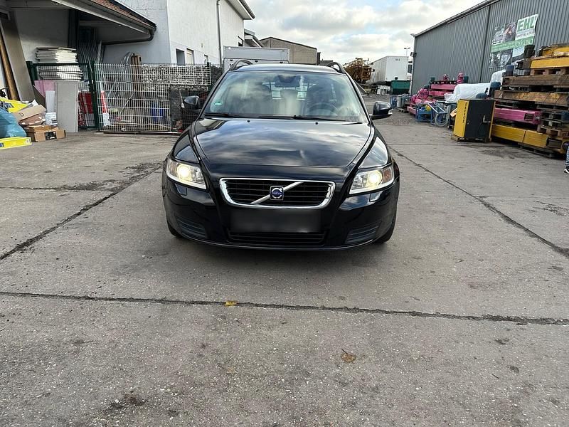 Gebraucht Volvo V50 105 PS (77 kW) 2010 Schwarz Kombi