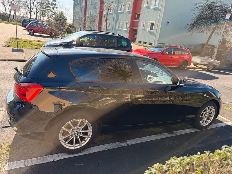 Gebraucht BMW 116 Advantage 109 PS (80 kW) 2015 Schwarz Kleinwagen