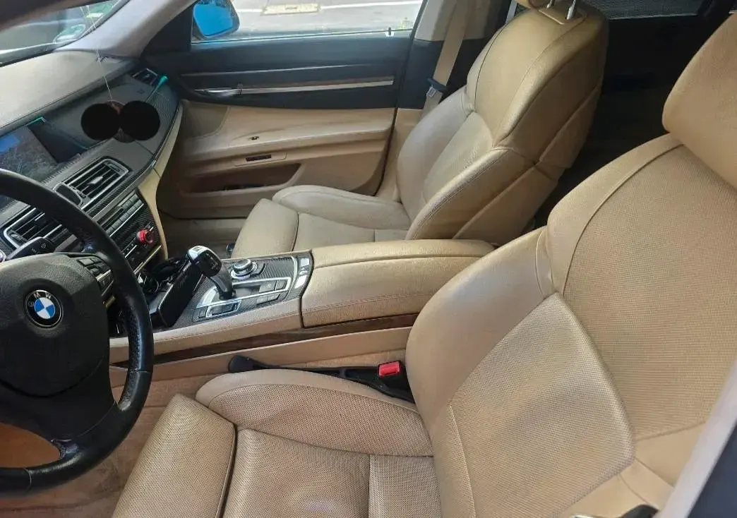 Gebraucht BMW 730 245 PS (180 kW) 2009 Silber Limousine