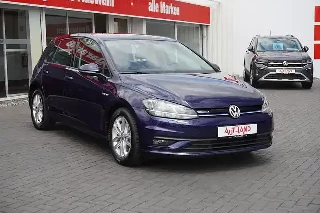 Gebraucht VW Golf VII 131 PS (96 kW) 2020 Blau Limousine