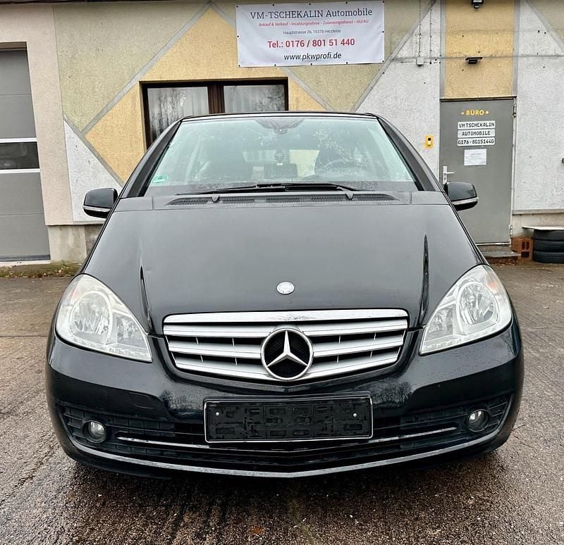 Gebraucht Mercedes A160 95 PS (69 kW) 2010 Schwarz Limousine