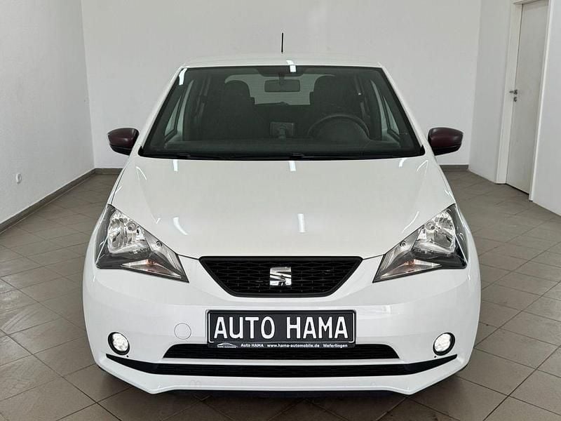 Gebraucht Seat Mii Chic 75 PS (55 kW) 2016 Oryxweiß perlmutteffekt Kleinwagen