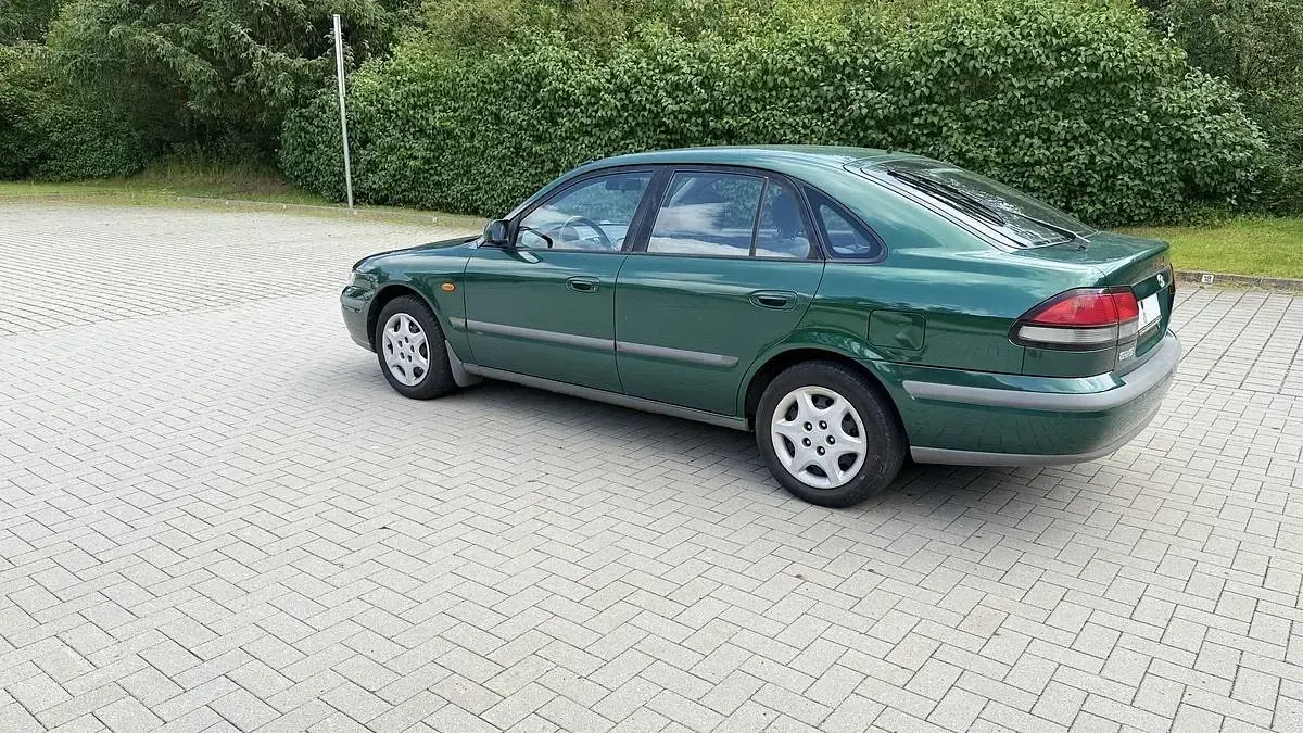 Gebraucht Mazda 626 90 PS (66 kW) 1999 Grün Limousine