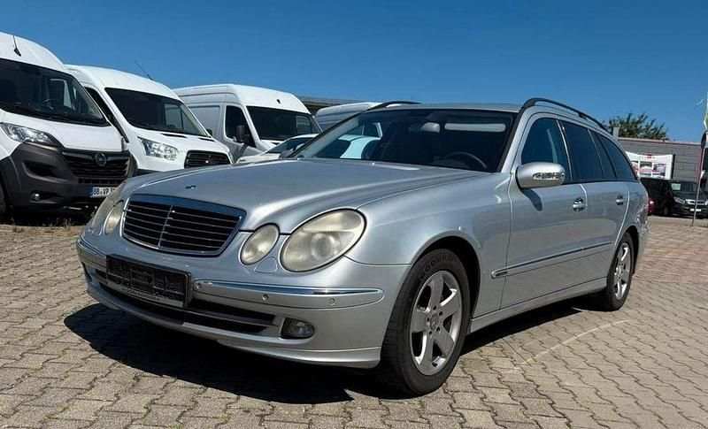 Silber Gebraucht 2006 Mercedes E280 Avantgarde Limousine | 2.500 € (Superpreis) - Bild 1/4