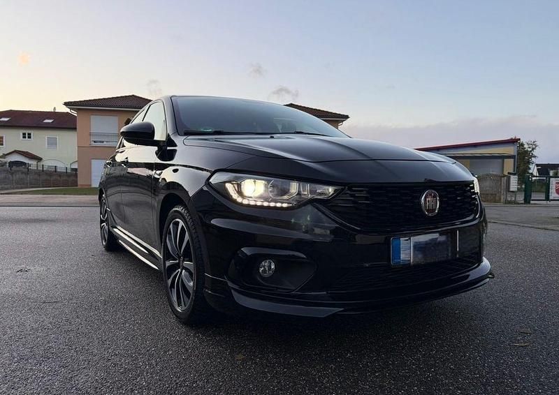 Gebraucht Fiat Tipo S 120 PS (88 kW) 2019 Schwarz Limousine