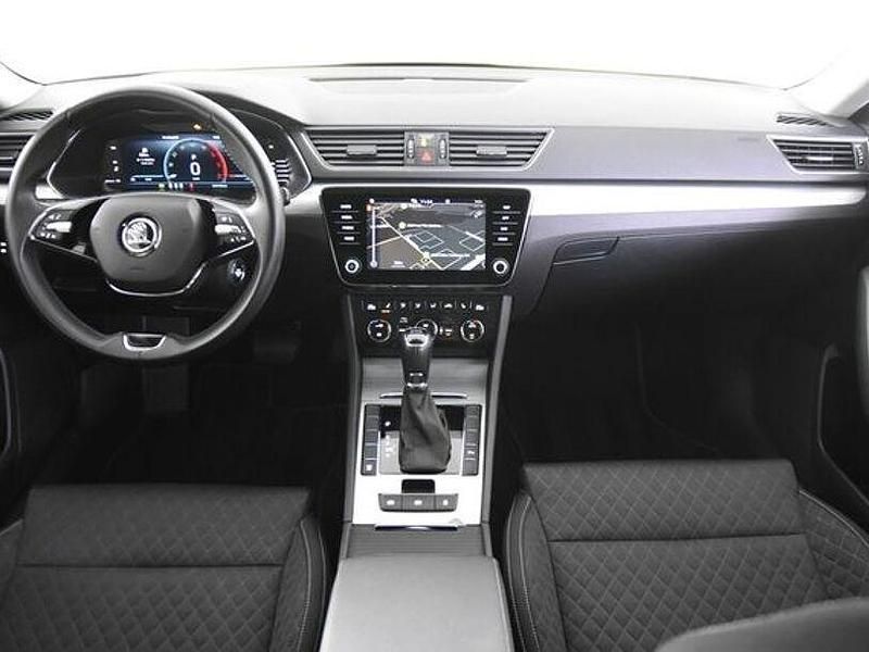 Gebraucht Skoda Superb 122 PS (89 kW) 2021 Grau Kombi