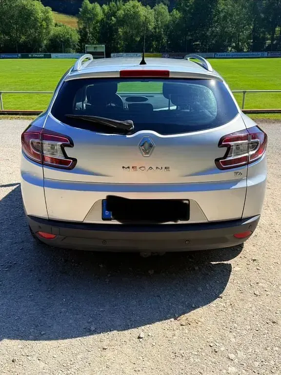 Gebraucht Renault Mégane Dynamique 131 PS (96 kW) 2012 Silber Limousine