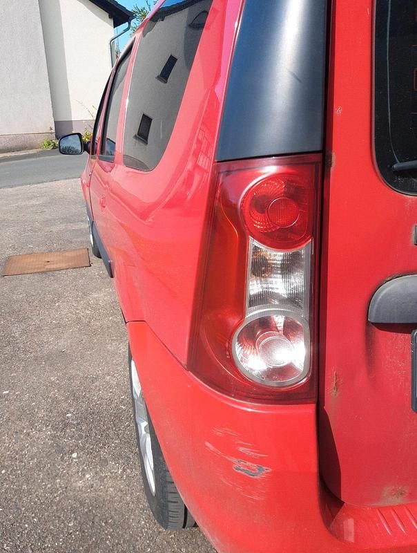 Second-hand Dacia Logan 100 CP (73 kW) 2006 Roșu Break