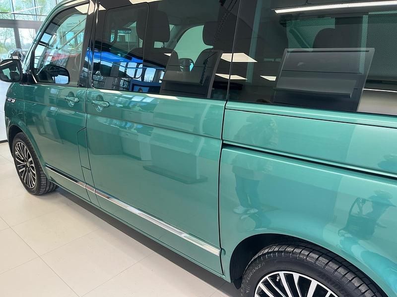 Second-hand VW Multivan Edition 199 CP (146 kW) 2021 Verde Monovolum
