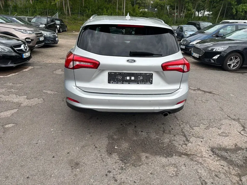 Gebraucht Ford Focus Cool & Connect 120 PS (88 kW) 2020 Silber Limousine