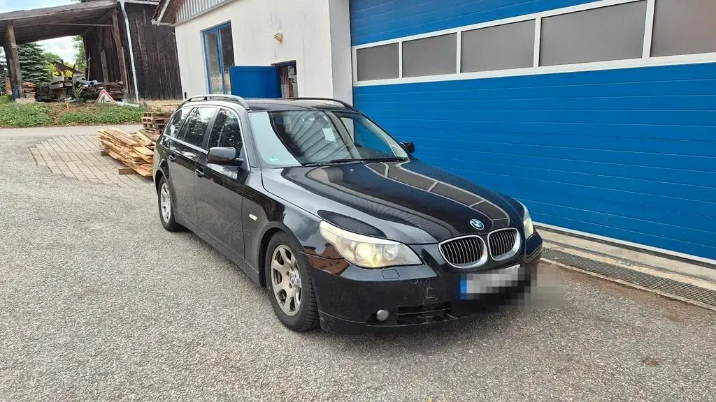 Gebraucht BMW 525 197 PS (144 kW) 2006 Schwarz Kombi