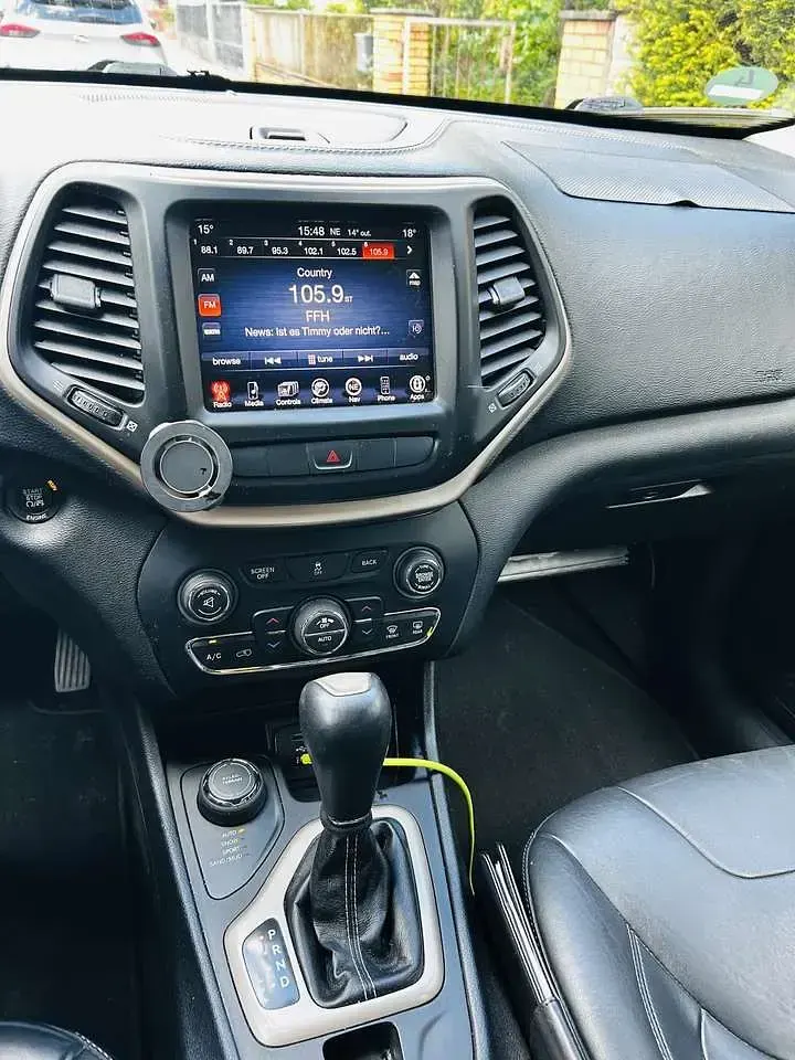 Gebraucht Jeep Cherokee Limited 211 PS (155 kW) 2014 Schwarz SUV