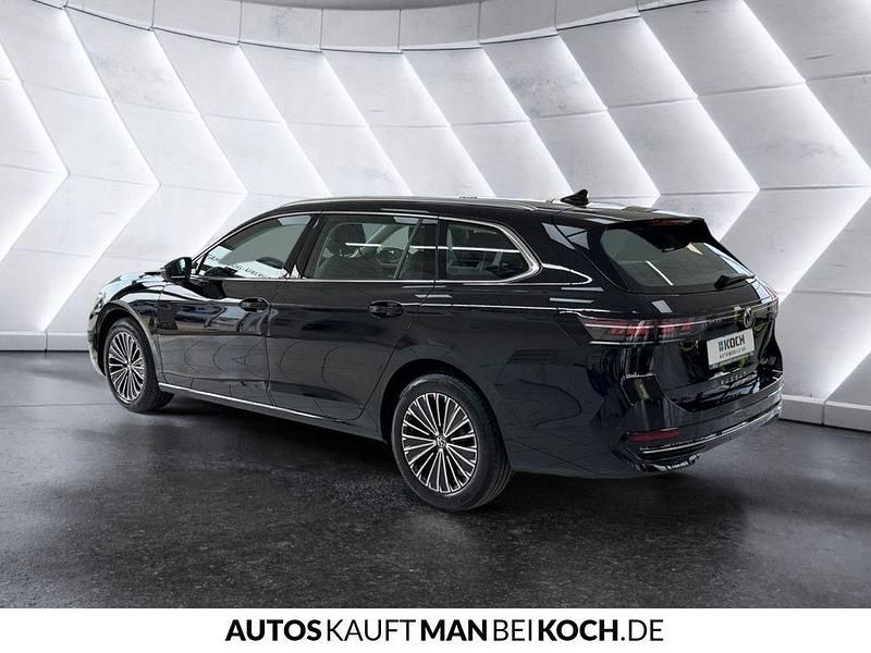 Gebraucht VW Passat Elegance 150 PS (110 kW) 2025 Schwarz Kombi
