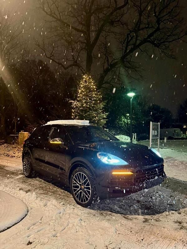 Schwarz Gebraucht 2018 Porsche Cayenne SUV | 32.500 € (Superpreis) - Bild 1/4